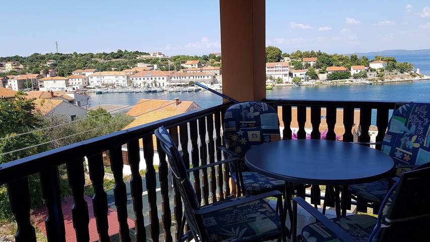 Appartement de vacances pour 4 personnes, avec vue et terrasse