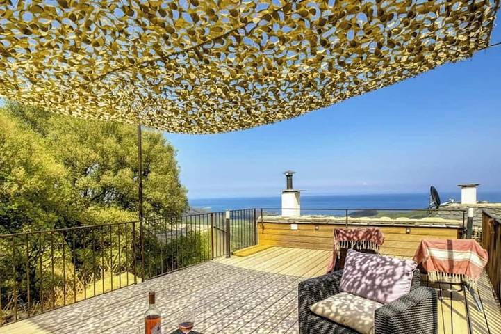 Location de vacances pour 3 personnes, avec jardin dans Cap Corse