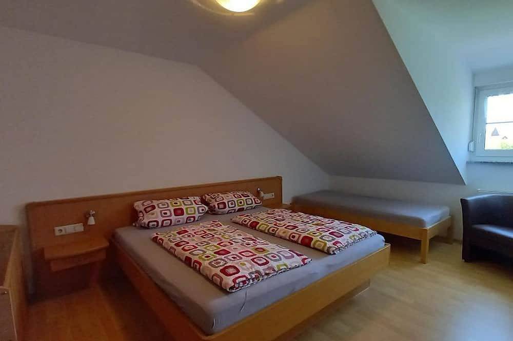 4 Zi. Maisonette Fewo Kastanie - Ferienhof Metzler in Bodnegg, Region Bodensee-Oberschwaben