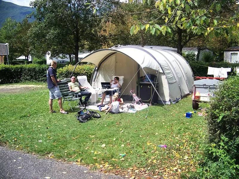 Mobile-home 2 chambres + Terrasse 6 personnes in Saint-Pierre-d'Albigny, Région de Chambéry