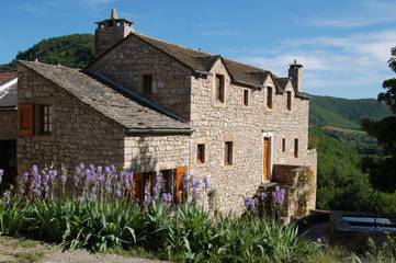 Gîte pour 4 personnes, avec terrasse à Nant