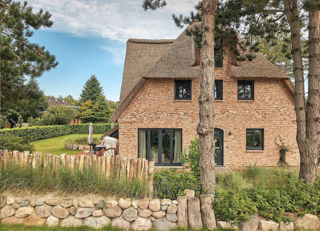 Ganze Wohnung, Hochwertiges App. "Lykke 4" in St.Peter-Bad - Urlaub unter Reet mit Balkon in St. Peter-Bad, St. Peter-Ording