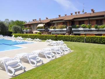 Ferienhaus für 3 Personen, mit Balkon und Garten sowie Pool in Lazise