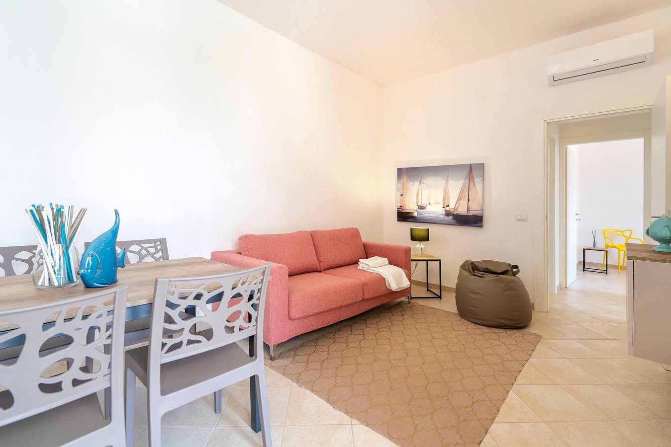 Entire apartment, Holiday Apartment "Villa Katia - Villanova di Ostuni" with Private Terrace and Wi-Fi in Diana Marina, Salento