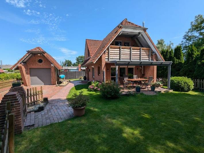 Ferienhaus für 3 Personen, mit Balkon und Terrasse sowie Garten in Emden