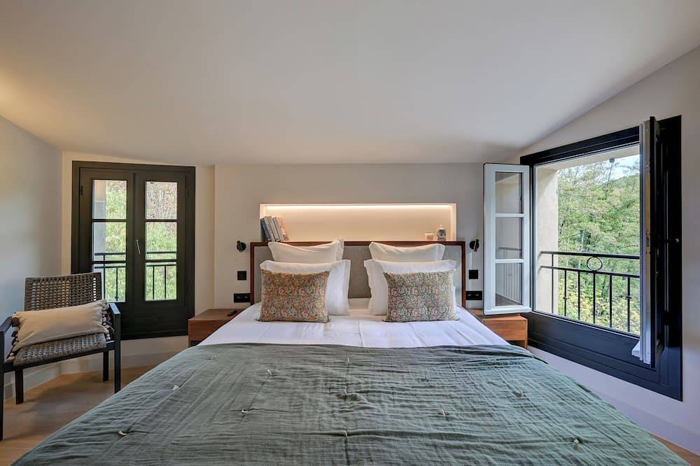 Charming country house in Entrecasteaux, 200 m from the village-Private pool-9 persons in Entrecasteaux, Brignoles region