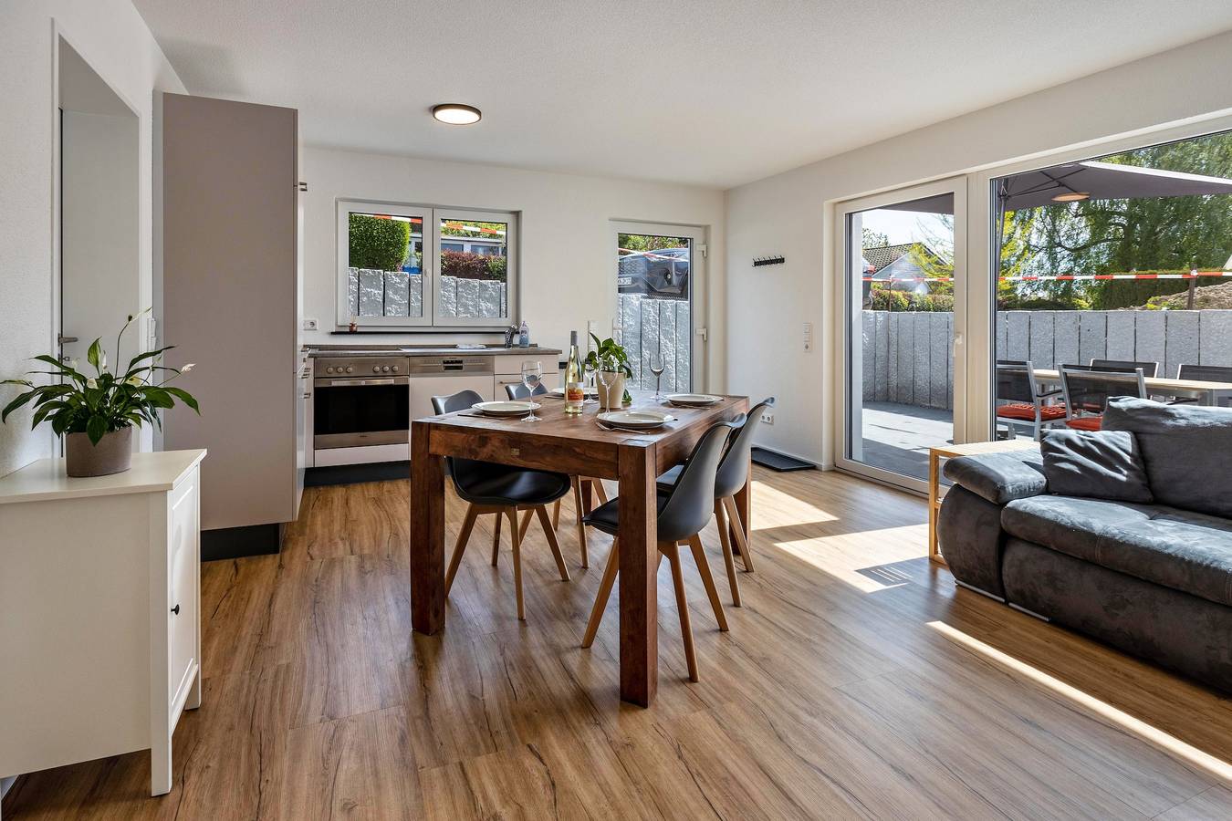 Ganze Wohnung, Ferienwohnung 'Stegmann Horn' mit privater Terrasse und Wlan in Gaienhofen, Untersee