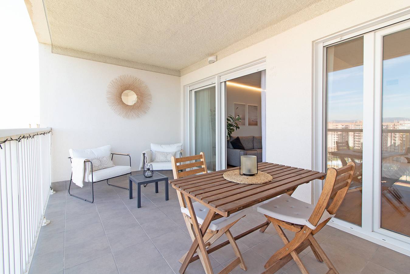 Apartamento entero, Global Properties: Moderno apartamento con piscina y terraza en la playa de  Canet in Canet de Berenguer, Costa de Valencia