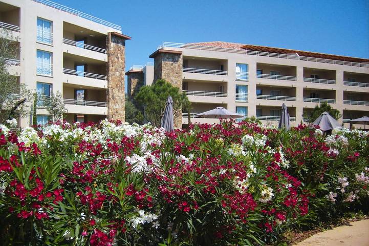 Vakantiewoning voor 4 personen, met Terras en Zwembad in Porto-Vecchio