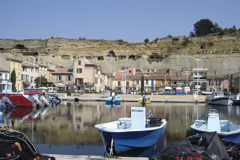 Casa tranquila inusual vista excepcional del estanque, estacionamiento privado, clasificado 3 * in Saint-Chamas, Istres region