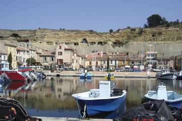 Gîte pour 5 personnes, avec terrasse et jacuzzi à Saint-Chamas