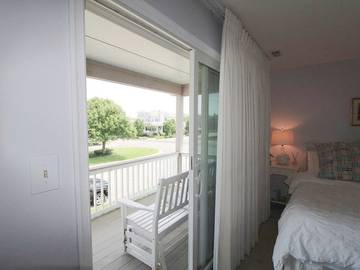 Vacation House for 14 Guests in Stone Harbor, Cape May County, Picture 1