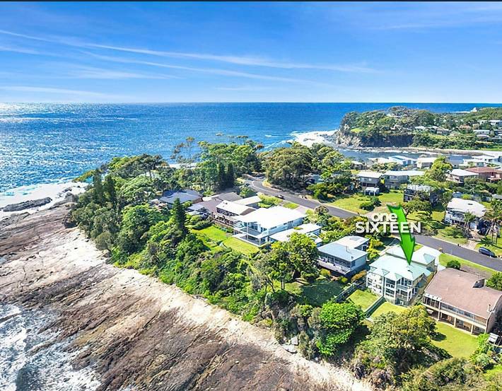 Holiday home for 8 people, with balcony and garden, with pets in Malua Bay