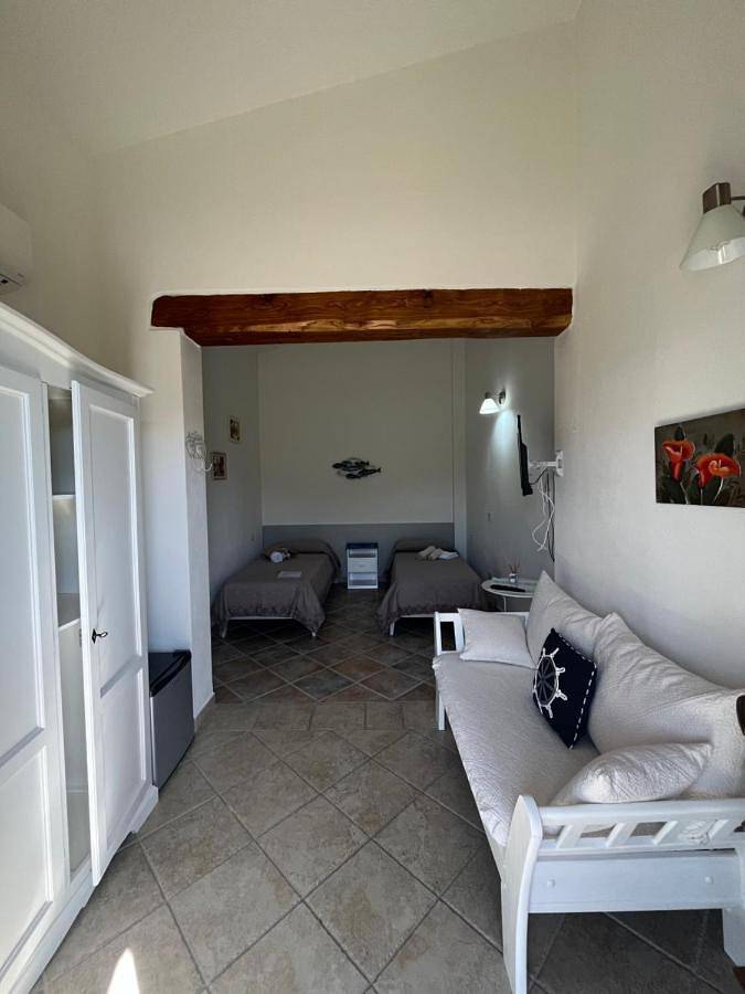 Chambre d’hôte pour 2 personnes, avec vue et jardin à San Teodoro - 4