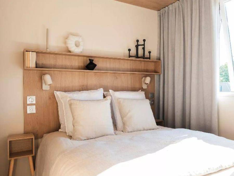 Camping maeva Respire Le Domaine de Mesqueau - Lodge 4 personnes - Lodge O Côté Cuisine - 3 Pièces pour 4 Personnes + Tv in Plougasnou, Ceinture Dorée