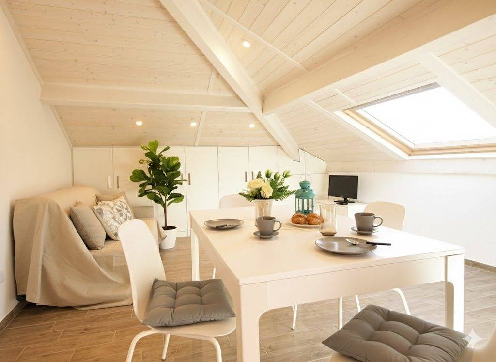 Appartamento intero, Loft con wi-fi e A/C a 100m dalle spiagge | Ap02 in Porto Maurizio, Imperia