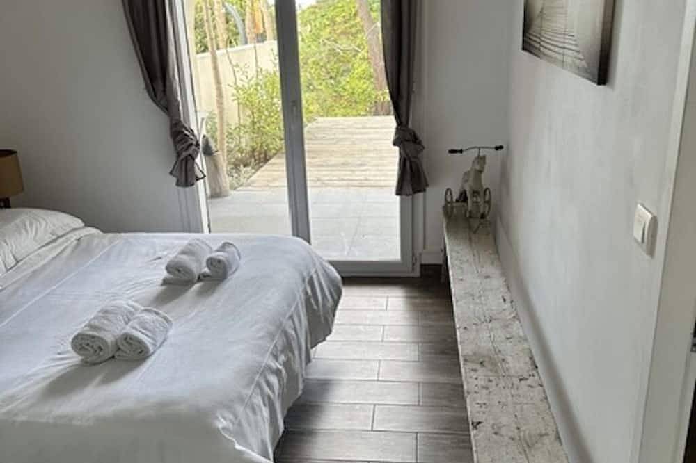 Magnífica villa T2, ubicación única a 10 metros del mar, capacidad para 4 personas. in Biguglia, Región de Bastia