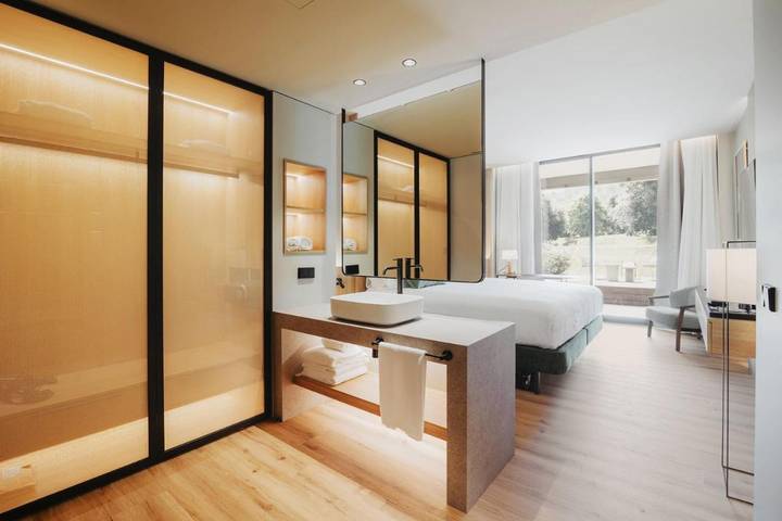 Hôtel pour 3 personnes, avec jardin ainsi que piscine et vue