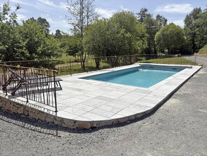 Gîte pour 10 personnes, avec piscine ainsi que jardin et terrasse dans Parc naturel régional Périgord-Limousin - 2