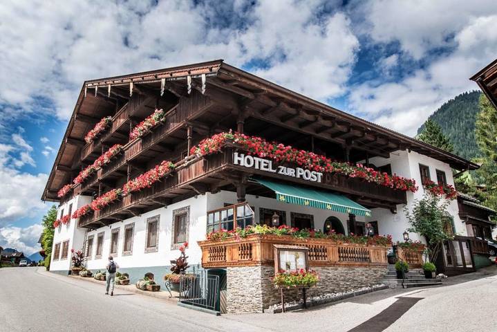 Hôtel pour 3 personnes, avec piscine ainsi que jardin et sauna