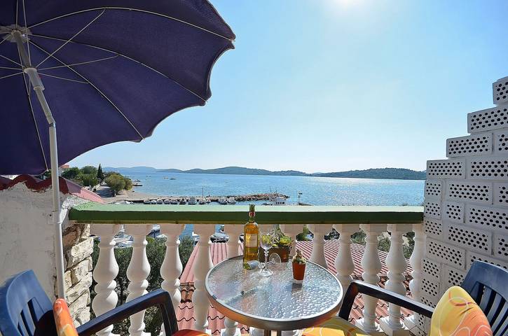 Studio dla 2 osób, z balkon w Srima