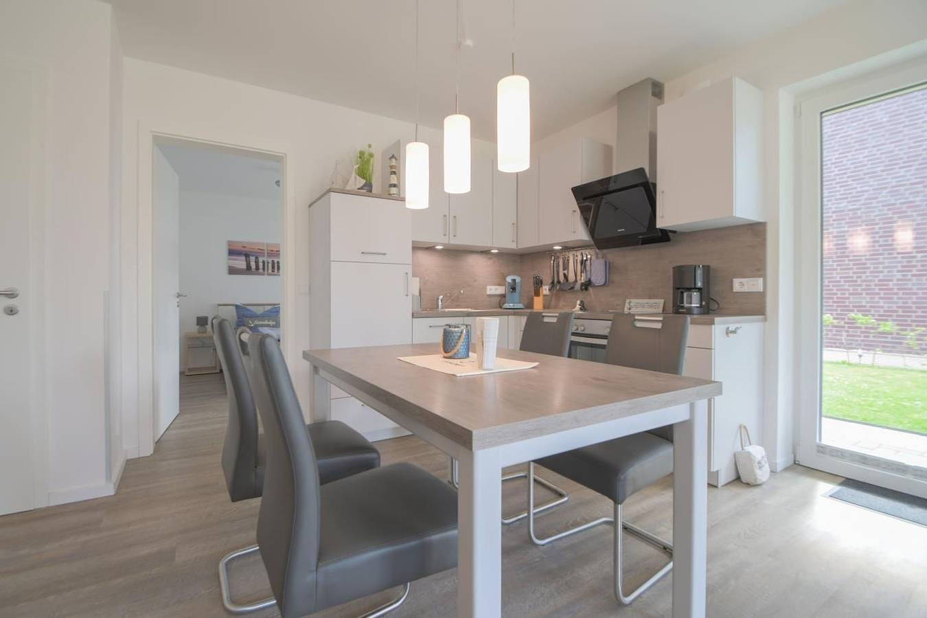 Entire apartment, Komfortables Ferienhaus Domizil Heimathafen-Norddeich mit Terrasse und Wlan in Norddeich, Norden and Surroundings