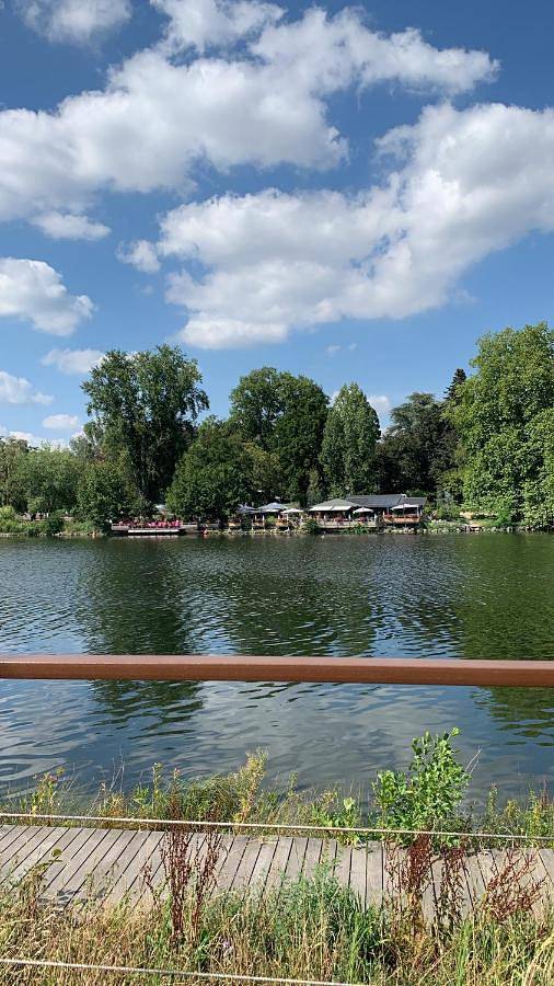 Location de vacances pour 8 personnes, avec vue ainsi que jardin et piscine à Bellerive-sur-Allier - 3