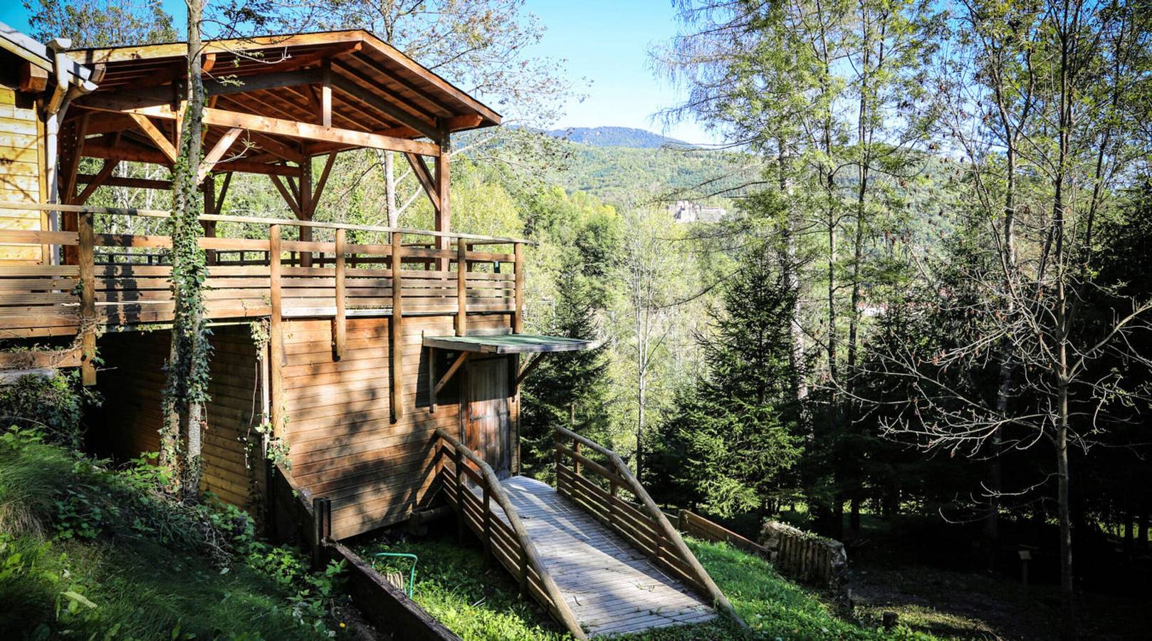 Maison dans les arbres 'Lodge En Pleine Foret Domaniale' (en anglais) in Prats-de-Mollo-la-Preste, Région de Céret