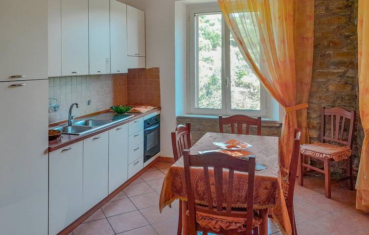 Appartamento intero, Appartamento con terrazza sulla spiaggia: WiFi, parcheggio, TV via cavo e cucina in Castellabate, Cilento Coast