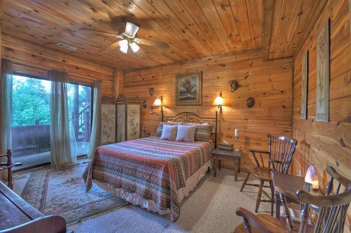 Vacation house for 10 people, with hot tub and balcony in Georgia