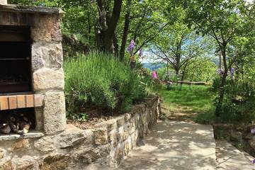 Gîte pour 4 personnes, avec terrasse à Saint-Pierre-de-Colombier