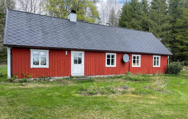 Hus för 8 Personer med trädgård in Kronobergs