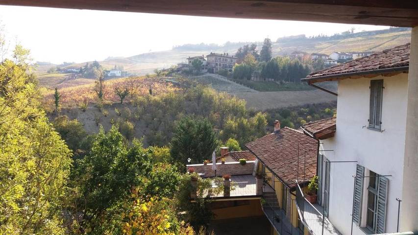 Location de vacances pour 2 personnes, avec vue et terrasse, animaux acceptés à Barolo - 2