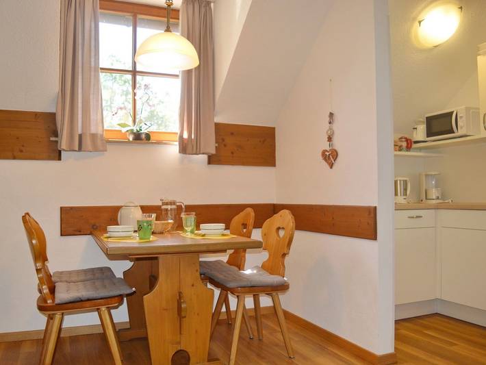 Ferienwohnung für 3 Personen, mit Seeblick und Sauna sowie Balkon, kinderfreundlich in Chieming - 3