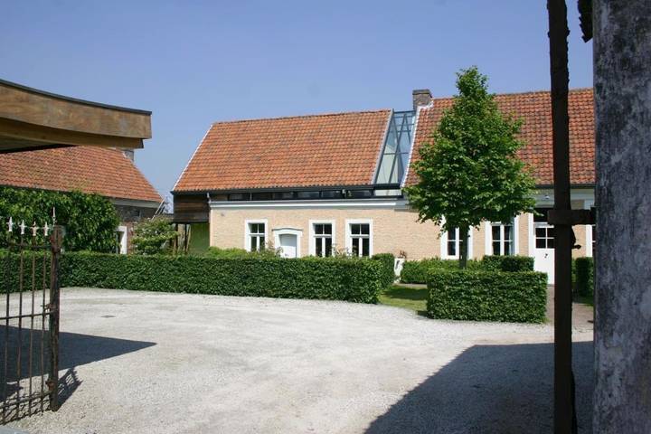 Gîte pour 3 personnes, avec Balcon et Terrasse ainsi que Jardin et Vue à Zingem