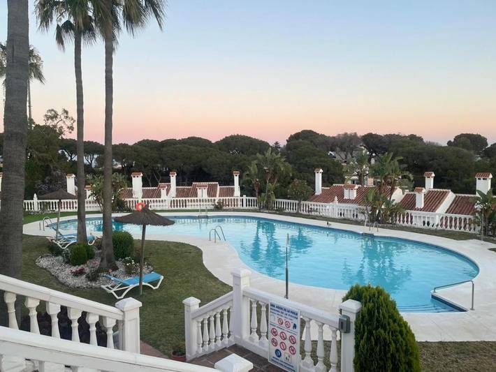 Casa para 2 personas, con vistas además de terraza y piscina en Benalmádena