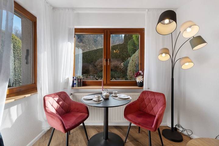 Ganze Wohnung, Ferienwohnung 'Boutique' mit Bergblick, privater Terrasse und Wi-Fi in Lenzkirch Ort, Lenzkirch