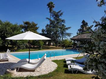 Gîte pour 4 personnes, avec piscine ainsi que terrasse et jardin à Sorbo-Ocagnano