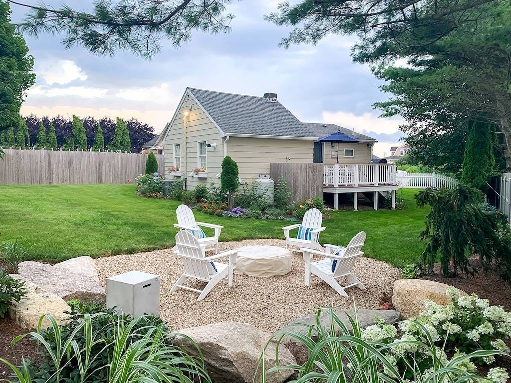 Cozy Summer Cottage Minutes from Narragansett Beaches in Narragansett, Washington County (RI)