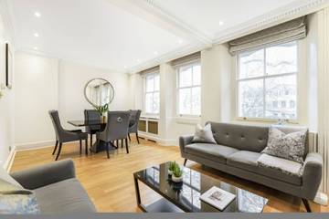 Vacation Rental for 4 Guests in London, South East England, Picture 1