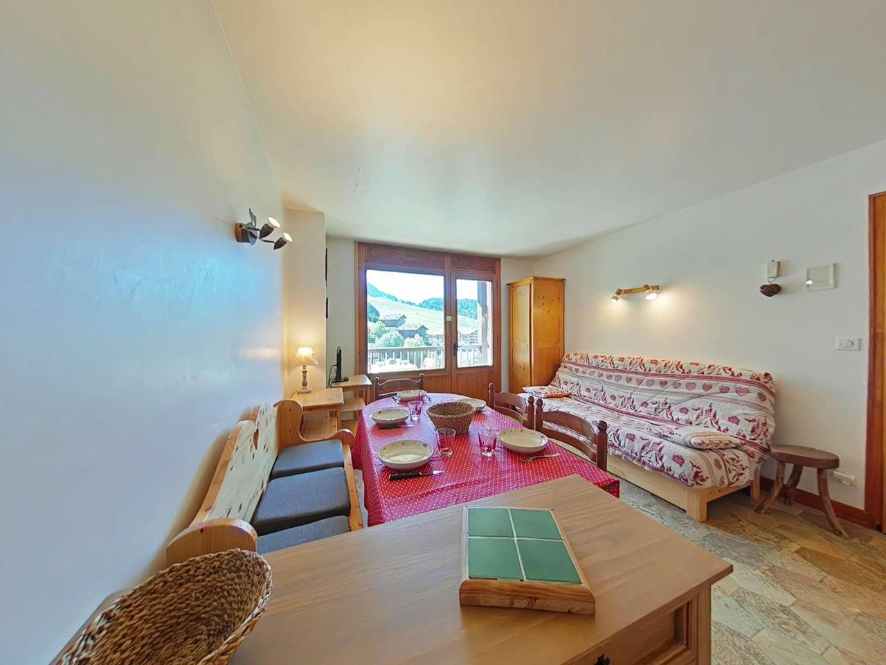 Entire apartment, Résidence la Vardase - 2 room apartment 5 people (2E) in Le Grand-Bornand, Annecy region