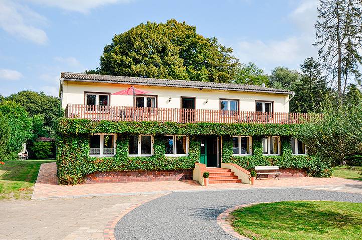 Ferienhaus für 16 Personen, mit Sauna und Garten in Sternberger Seenlandschaft