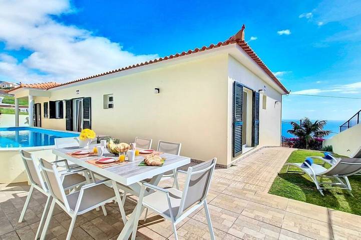 Ferienhaus für 7 Personen, mit Pool und Garten sowie Balkon - 1