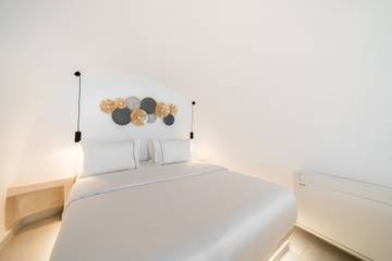 Villa for 2 People in Oia, Santorini, Photo 4