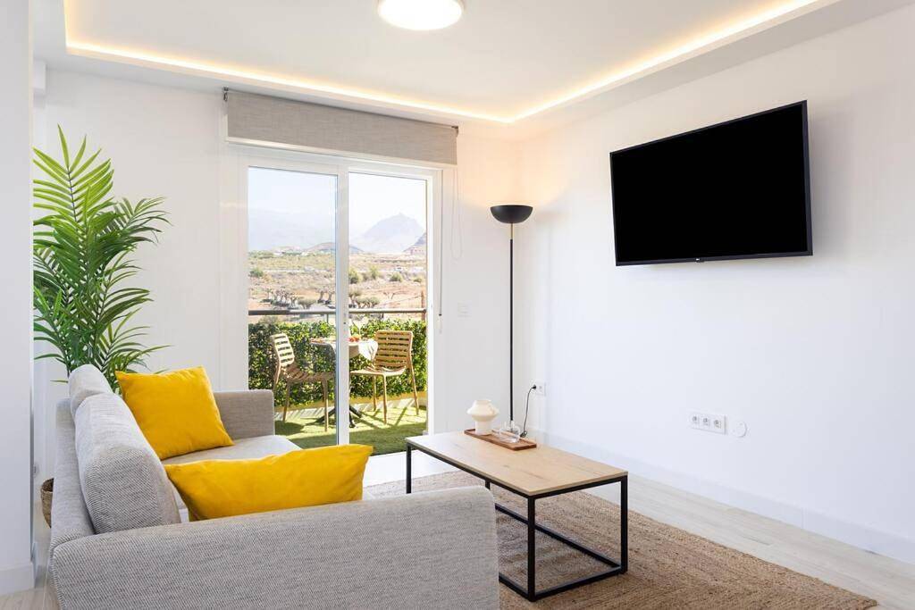 Appartement entier, Sunnyland apartment arona in Parque De La Reina, Arona
