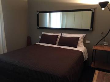 Chambre d’hôte pour 2 personnes, avec jardin dans Gare De Bologne