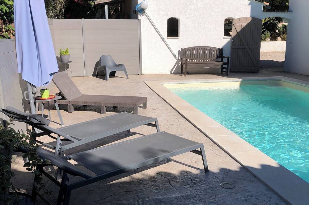 Country house with swimming pool in Souvignargues, Mittelmeerküste (Frankreich)