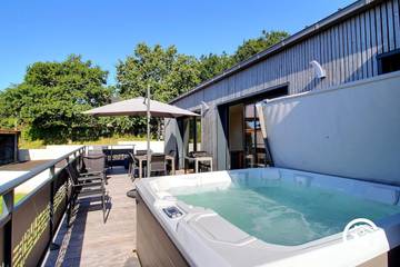 Gîte pour 6 personnes, avec jacuzzi et terrasse à Inzinzac-Lochrist