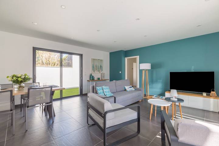 Location de vacances pour 6 personnes, avec terrasse ainsi que jardin et piscine dans Courlay Sur Mer - 3