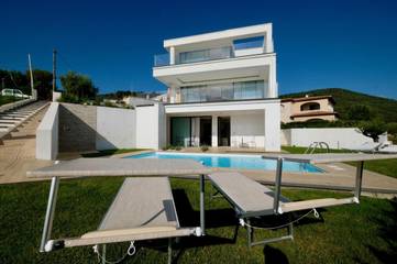 Chambre d’hôte pour 2 personnes, avec piscine ainsi que vue et jardin à San Teodoro